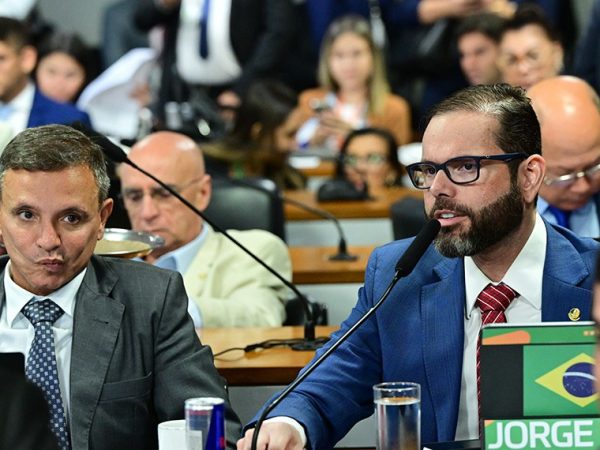 Bancada:
senador Mecias de Jesus (Republicanos-RR); senador Jorge Seif (PL-SC), em pronunciamento.