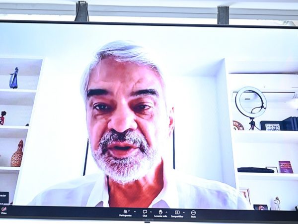 Em pronunciamento, via videoconferência, senador Humberto Costa (PT-PE).