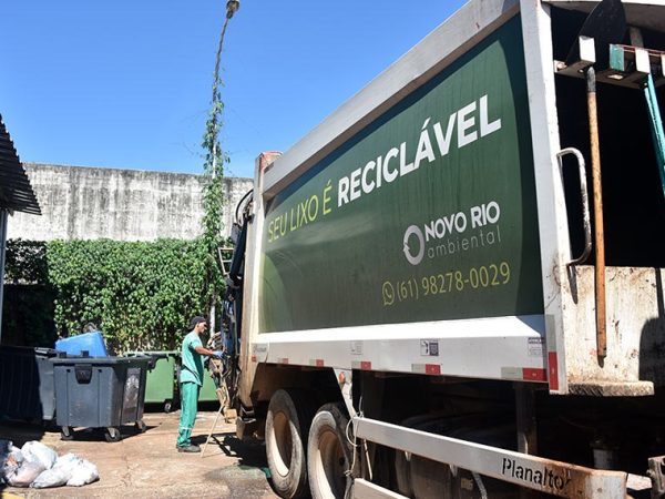 O Programa observa as diretrizes da Política Nacional de Resíduos Sólidos – PNRS, que estabelece as principais responsabilidades dos geradores de resíduos para que se cumpra o almejado pelo art. 225 da Constituição Federal: “todos têm direito ao meio ambiente ecologicamente equilibrado, bem de uso comum do povo e essencial à sadia qualidade de vida, impondo-se ao poder público e à coletividade o dever de 
defendê-lo e preservá-lo para as presentes e futuras gerações”.