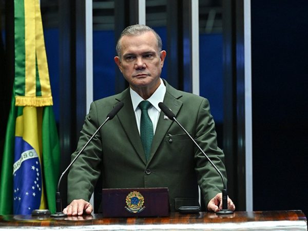 Senador Wellington Fagundes (PL-MT) em discurso à tribuna.