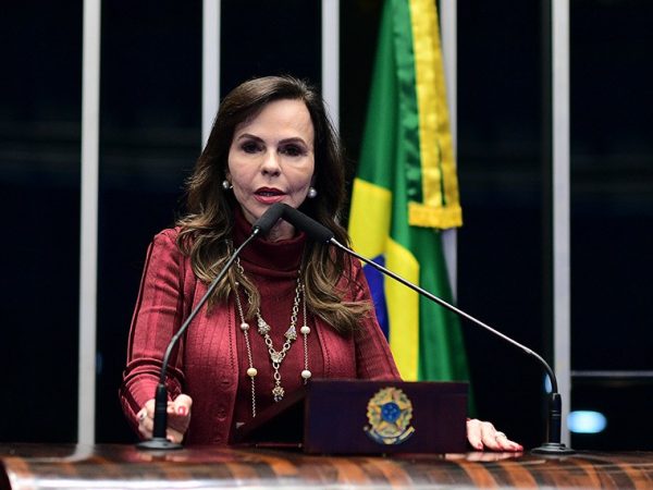 À tribuna, em discurso, senadora Professora Dorinha Seabra (União-TO).