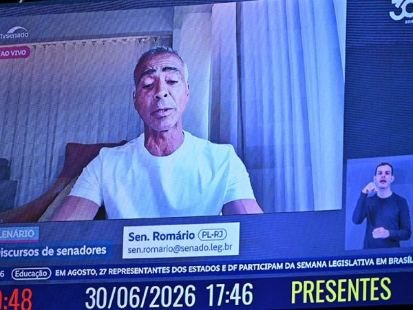 Senador Romário (PL-RJ) em pronunciamento via videoconferência.