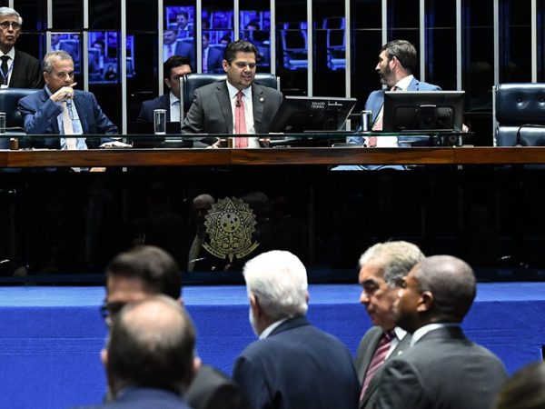 Mesa: 
senador Rogerio Marinho (PL-RN); 
presidente do Senado Federal, senador Davi Alcolumbre (União-AP); 
secretário-geral da Mesa do Senado Federal, Danilo Augusto Barboza de Aguiar.