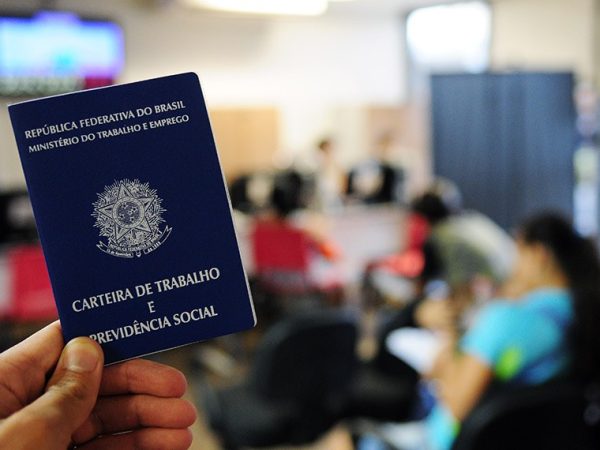 Congresso analisa propostas para diminuir a carga horária dos trabalhadores, que hoje é de 44 horas semanais Foto: Pedro Ventura / Agência Brasília