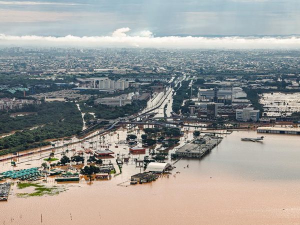 Enchentes atingiram diretamente mais de dois milhões de pessoas e destruíram a infraestrutura do estado do Rio Grande do Sul, com danos econômicos ainda não dimensionados Ricardo Stuckert / PR