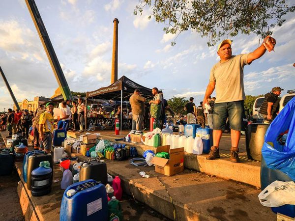 Enchentes atingiram diretamente mais de 2,2 milhões de pessoas, sendo que mais de 600 mil tiveram de abandonar suas casas; nova MP garante recursos para o pagamento de R$ 5.100 a cada família atingida Gustavo Mansur/ Palácio Piratini