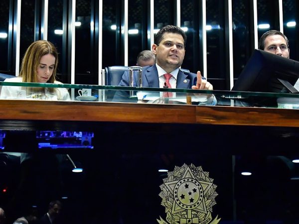 Mesa: 
1ª secretária da Mesa do Senado Federal, senadora Daniella Ribeiro (PP-PB);
presidente do Senado Federal, senador Davi Alcolumbre (União-AP); 
secretário-geral da Mesa do Senado Federal, Danilo Augusto Barboza de Aguiar.