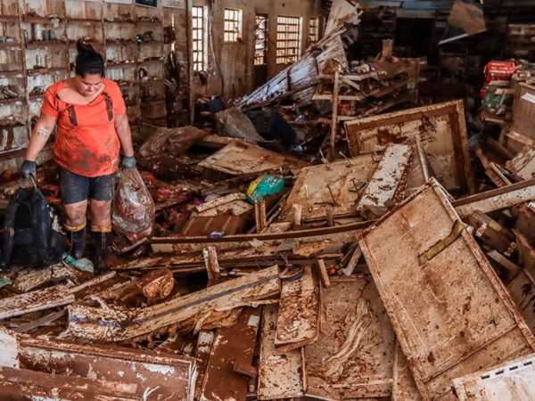 Além de danos físicos e materiais, desastres ambientais podem causar transtornos psicológicos Rafa Neddermeyer/Agência Brasil