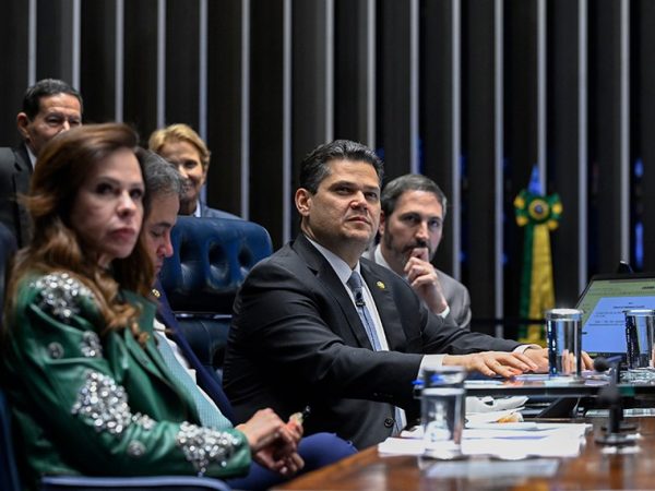 Participam: 
senador Hamilton Mourão (Republicanos-RS); 
senadora Tereza Cristina (PP-MS).