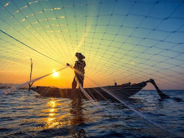 Mais pescadores serão atendidos pelo programa criado em razão da seca no Norte Adobe Stock