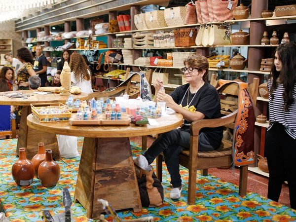 A lei prevê assistência para qualificação das artesãs e incentivos à comercialização de produtos Alessandro Dias/Governo do Ceará