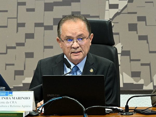 Mesa: 
presidente da CRA, senador Zequinha Marinho (Podemos-PA).