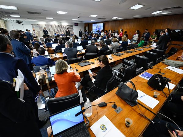 Bancada:
senador Randolfe Rodrigues (PT-AP); 
deputado Paulo Pimenta (PT-RS);
senador Eduardo Girão (Novo-CE);
senador Izalci Lucas (PL-DF);
deputado Delegado Fabio Costa (PP-AL);
deputado Marcel van Hattem (Novo-RS);
deputado Luiz Lima (Novo-RJ);
deputada Adriana Ventura (Novo-SP).