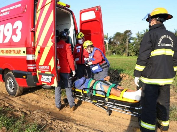 A nova norma tem como origem o PL 1.588/2022 apresentado na Câmara pelo então deputado Rodrigo Coelho (Podemos-SC). O Autor destaca em sua justificativa que os bombeiros “são uma corporação indispensável no desenho das instituições de segurança pública, contudo, percebe-se, em significativa parte dos municípios brasileiros, a perigosa ausência de destacamentos locais do Corpo de Bombeiros Militar”.