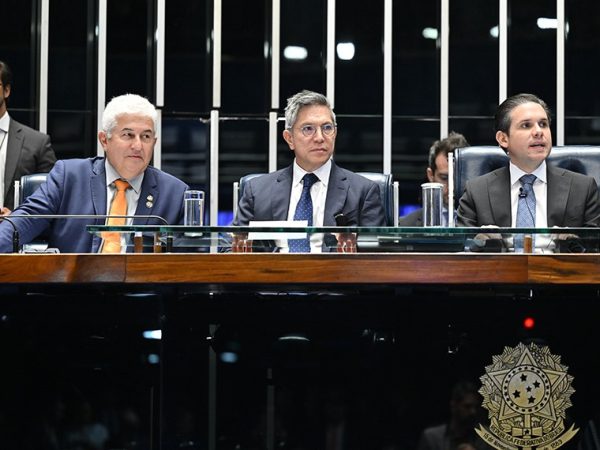 Mesa: 
presidente e requerente desta sessão, senador Astronauta Marcos Pontes (PL-SP); 
presidente da General Motors para a América do Sul, Santiago Chamorro;
presidente da Câmara dos Deputados, deputado Hugo Motta (Republicanos-PB), conduz sessão especial.