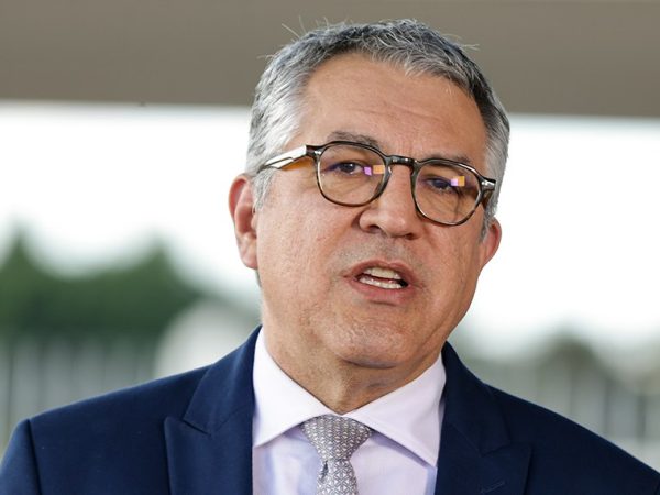 O ministro da Saúde, Alexandre Padilha, vai discutir a MP que busca agilizar o atendimento especializado no SUS Marcelo Camargo/Agência Brasil