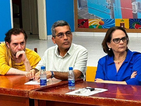 Plínio Valério (E) e Damares Alves em Manicoré (AM): críticas à operação da PF contra o garimpo ilegal Gabinete Senador Plínio Valério