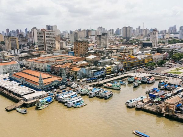 Vista aérea de parte da capital paraense, com destaque para o mercado Ver-o-Peso Agência Pará