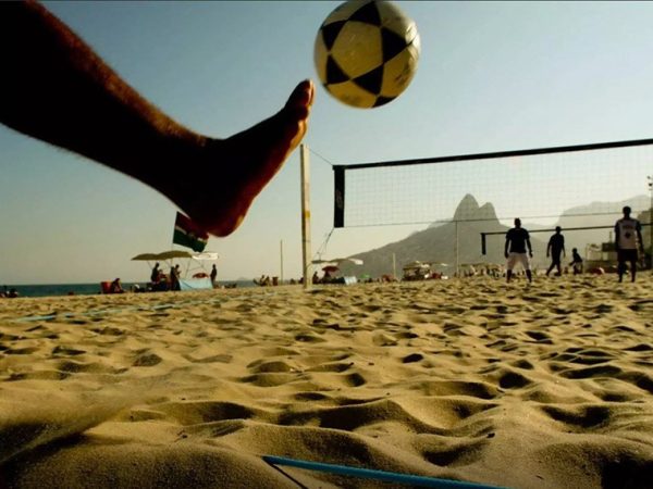 A modalidade foi criada nas praias do Rio de Janeiro nos anos 1960 Pedro Kirilos/Riotur