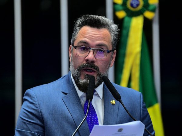 Em discurso, à tribuna, senador Alan Rick (União-AC).