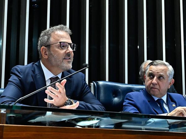 Mesa: 
vice-procurador-geral da República, Hindenburgo Chateaubriand Filho - em pronunciamento; 
presidente desta sessão, senador Izalci Lucas (PL-DF).