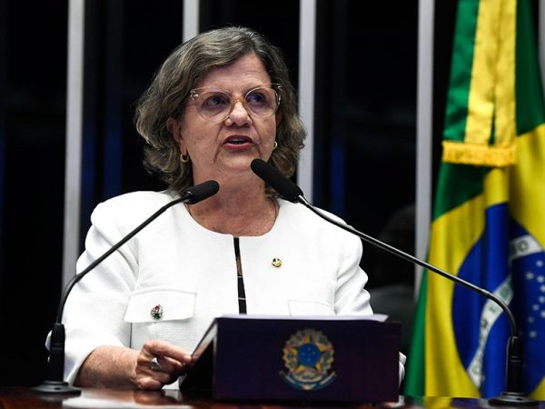 Em discurso, à tribuna, senadora Teresa Leitão (PT-PE).