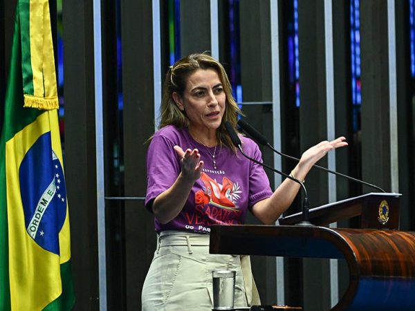 Em discurso, à tribuna, senadora Soraya Thronicke (Podemos-MS).