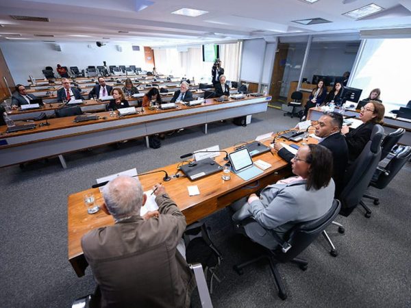 O Conselho (foto), que pertence ao Congresso, possui atribuições como estudos, pareceres e recomendações csasse