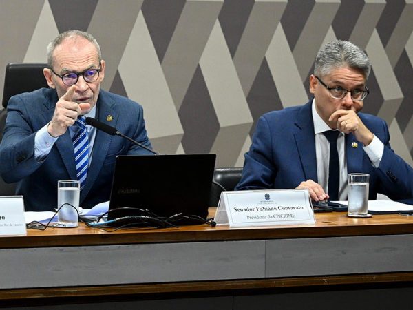 Fabiano Contarato e Alessandro Vieira postaram nas redes sociais sobre o papel constitucional da comissão Carlos Moura/Agência Senado