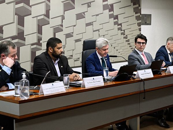 Mesa: 
coordenador de Tributos sobre a Renda, Patrimônio e Operações Financeiras da Receita Federal, Gustavo Salton Roturno Abreu Lima da Rosa;
assessor técnico da Confederação da Agricultura e Pecuária do Brasil (CNA), Érico Melo Goulart;
presidente em exercício da CAE,  senador Jaime Bagattoli (PL-RO);
advogado tributarista do Setor Agropecuário, Guilherme Picinini;
consultor jurídico da Associação Brasileira dos Produtores de Soja  de Mato Grosso(Aprosoja-MT), Anaximandro Doudement Almeira.