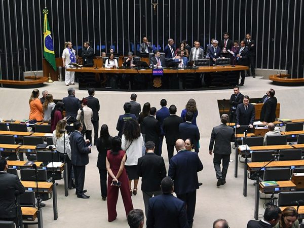 Mesa: 
senadora Eliziane Gama (PSD-MA); 
líder do governo no Congresso Nacional, senador Randolfe Rodrigues (PT-AP); 
presidente do Senado Federal, senador Davi Alcolumbre (União-AP);
secretário-geral da Mesa do Senado Federal, Danilo Augusto Barboza de Aguiar.