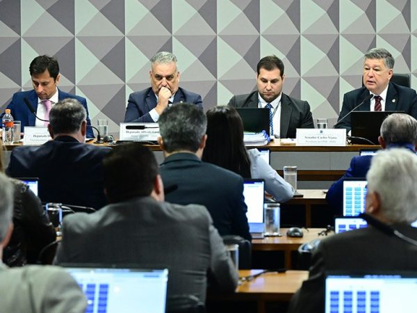 Mesa: 
vice-presidente da CPMI - INSS, deputado Duarte Jr. (PSB-MA); 
relator da CPMI - INSS, deputado Alfredo Gaspar (União-AL); 
coordenador de Comissões Especiais, Temporárias e Parlamentares de Inquérito (Coceti), Leandro Augusto de Araújo Cunha Bueno; 
presidente da CPMI - INSS, senador Carlos Viana (Podemos-MG).