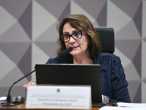 Mesa: 
presidente da CDH, senadora Damares Alves (Republicanos-DF).