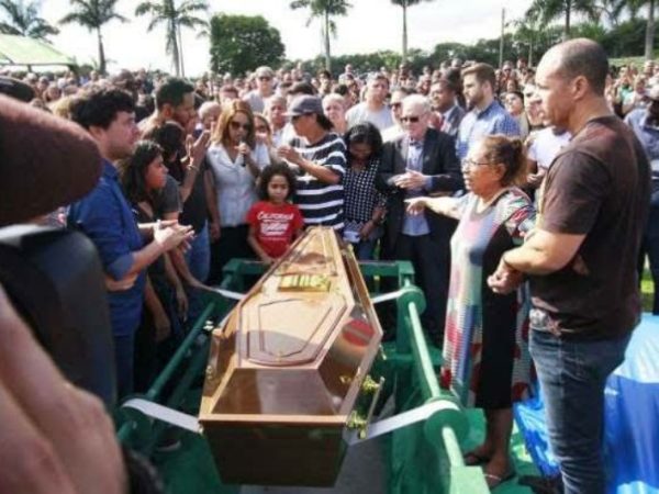 Anderson Carmo, marido da deputada, foi morto atingido por 15 tiros na garagem de casa — Foto: José lucena/Futura Press/Folhapress