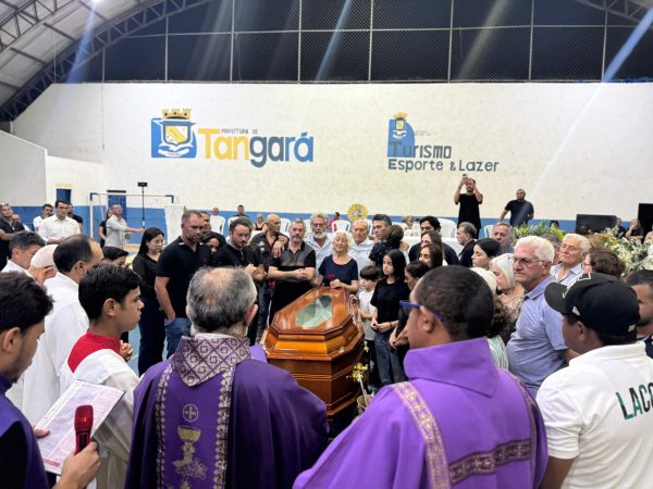 O corpo de Alessandru Alves foi velado no Ginásio Poliesportivo Carlos Alberto. — Foto: Divulgação