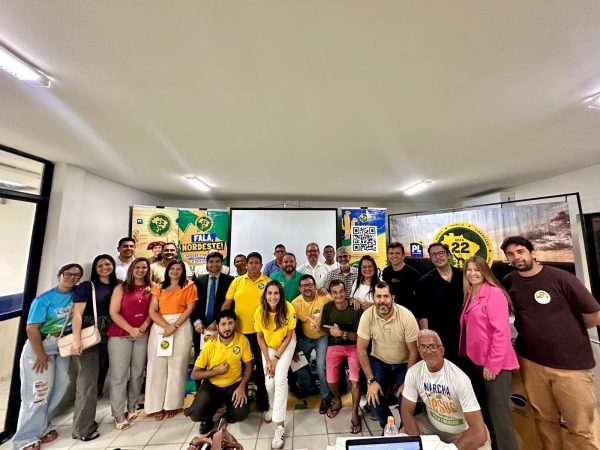 Raquel Viana, coordenadora do PL Mulher, conduziu as discussões temáticas. — Foto: Divulgação