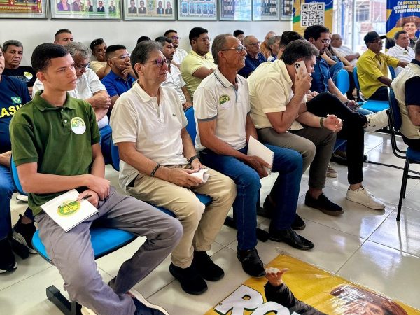 O encontro reuniu gestores, lideranças políticas e representantes da sociedade civil.  — Foto: Divulgação
