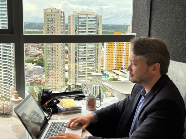 Médico Dr. Thiago Rocha (CRM 6233 RN – RQE 2222), neurocirurgião especialista em cirurgia de epilepsia. — Foto: Divulgação