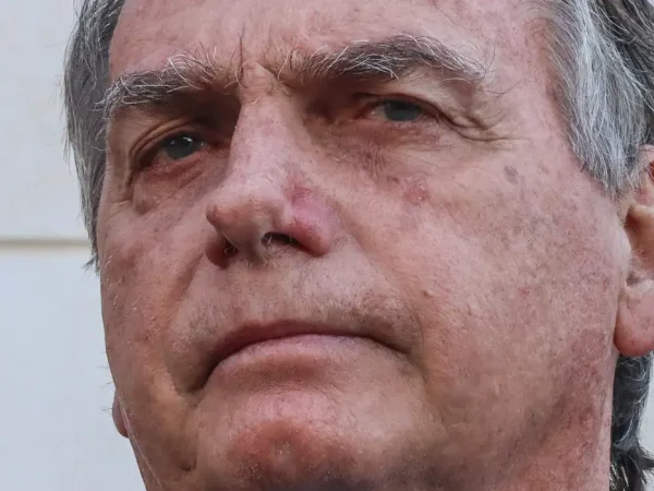 Brasília (DF), 18/10/2023, O ex-presidente Jair Bolsonaro, fala com jornalistas, na sede da Polícia Federal em Brasília. Foto: Valter Campanato/Agência Brasil