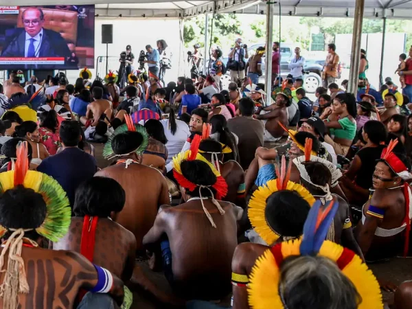 Brasília (DF), 21/09/2023,  Indígenas assistem a sessão do STF sobre a tese do marco temporal. Foto: Antônio Cruz/Agência Brasil