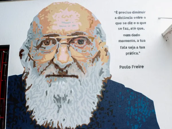 Brasília (DF) 09/09/2023 - O patrono da educação do Brasil está repaginado nos muros da CUT-DF, cerimonia de reinauguração do painel que homenageia Paulo Freire. Foto: Valter Campanato/Agência Brasil