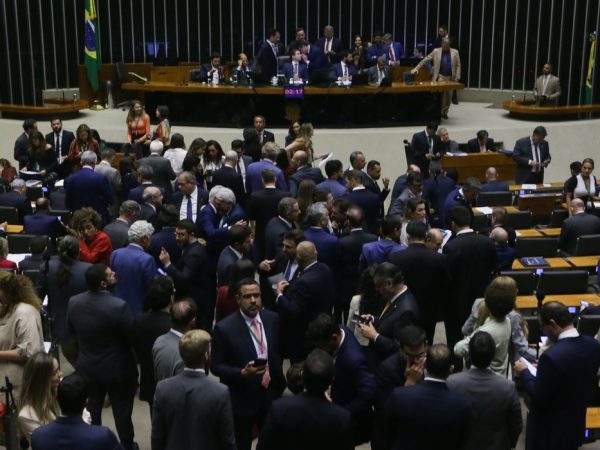 Brasília - 01/10/2025 -Sessão da Câmara dos Deputados para votar o isenção do IR. Foto: Lula Marques/ Agência Brasil.