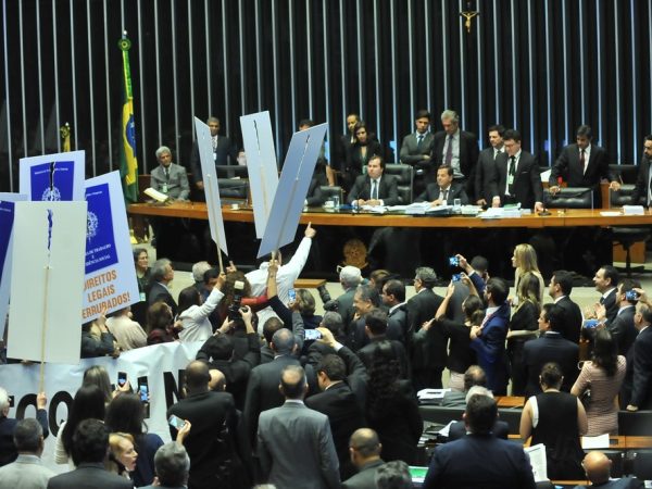 Plenário da Câmara durante votação do projeto de reforma trabalhista (Foto: J.Batista/Câmara dos Deputados)