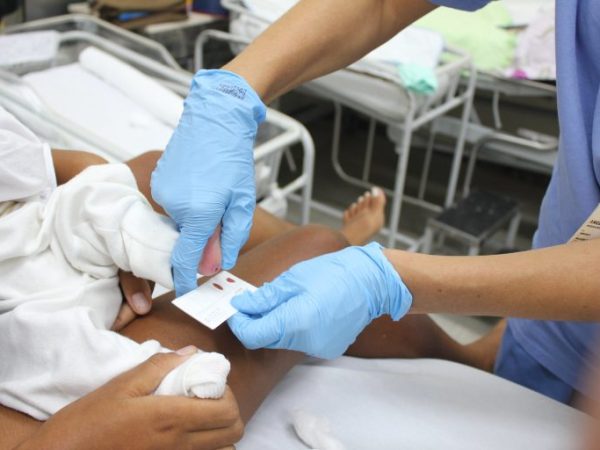 Saúde - geral - bebês recém-nascidos teste do pezinho neonatal (maternidade do Hospital Odilon Behrens, Belo Horizonte-MG)