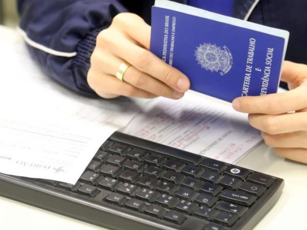 Trabalho - geral - carteira de trabalho - emprego formal - trabalhador - empregado - CLT