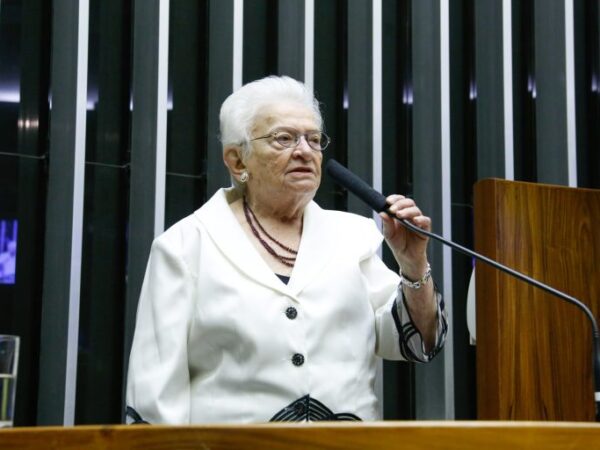 Discussão e votação de propostas. Dep. Luiza Erundina PSOL - SP