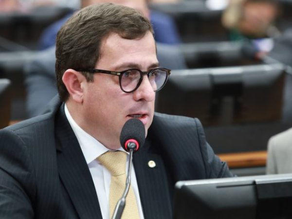 Discussão e votação de propostas legislativas. Dep. Gervásio Maia. (PSB-PB).