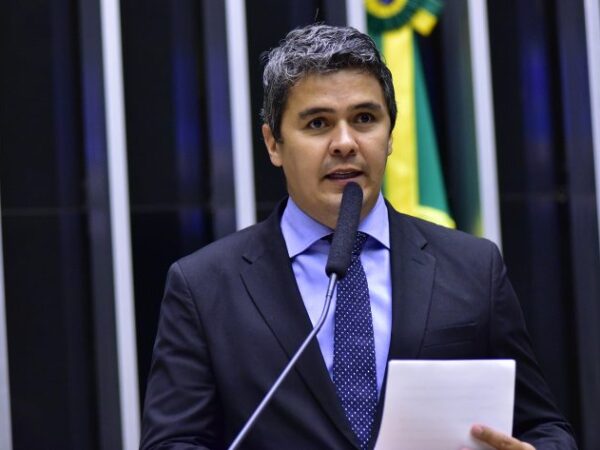 Deputado Diego Garcia (Republicanos-PR) fala no Plenário da Câmara dos Deputados