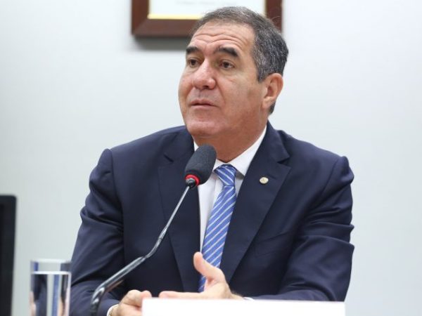 Deputado Luiz Gastão (PSD-CE) fala em comissão da Câmara dos Deputados