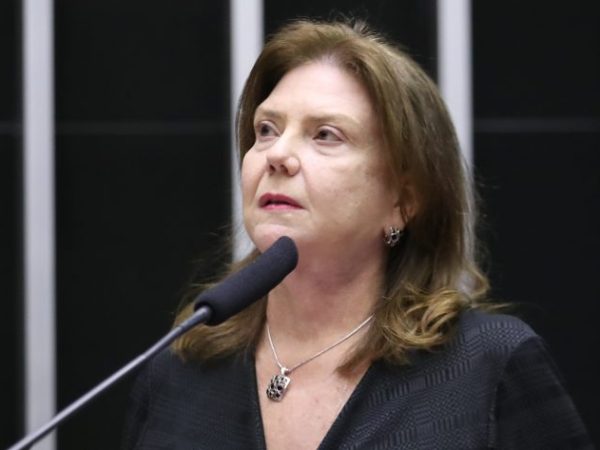 Homenagem ao Dia Mundial das Doenças Raras. Dep. Fernanda Pessoa (UNIÃO - CE)